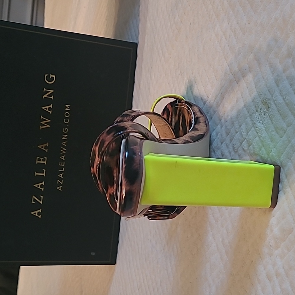 AZALEA WANG ESPRESSO MARTINI LEOPARD CUBE HEELS, Lemon Green patent leather - Picture 5 of 7